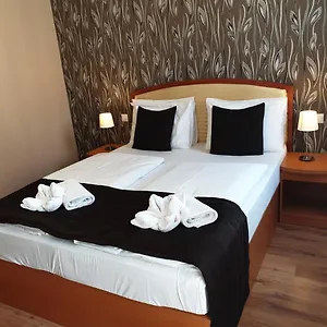 Six 3* Budapest